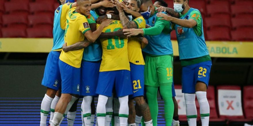 Jogadores da seleção brasileira comemoram vitória sobre Equador nas eliminatórias para a Copa do Mundo Jogadores da seleção brasileira comemoram vitória sobre Equador nas eliminatórias para a Copa do Mundo
04/06/2021 REUTERS/Diego Vara